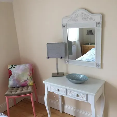 Holiday home Fuchsia House *