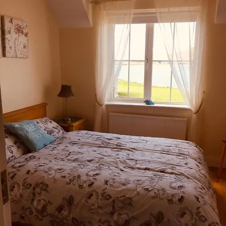 Holiday home Fuchsia House Knights Town