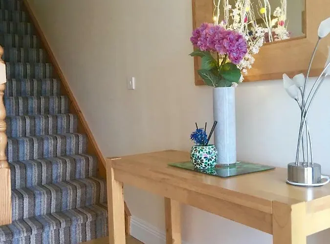 Fuchsia House * Knights Town